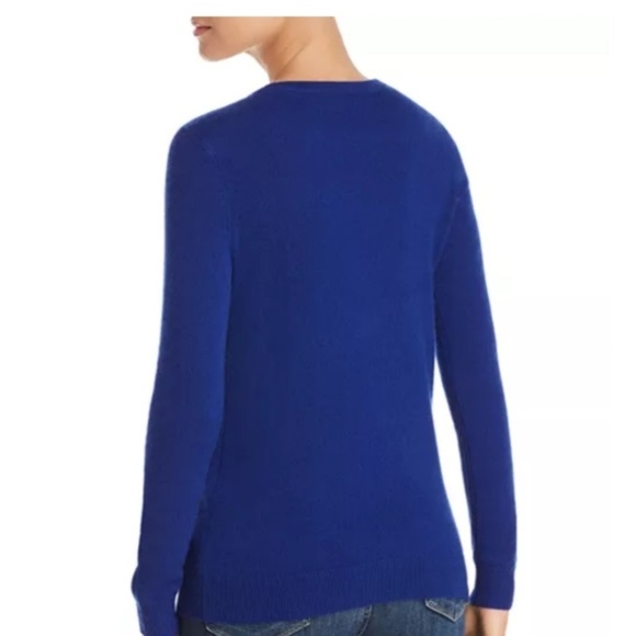 Bloomingdales 100% Cashmere Navy Blue Roundneck Sweater - Picture 2 of 5